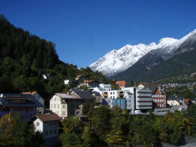 Schwarzer Adler Hotel ลันเด็ค ภายนอก รูปภาพ