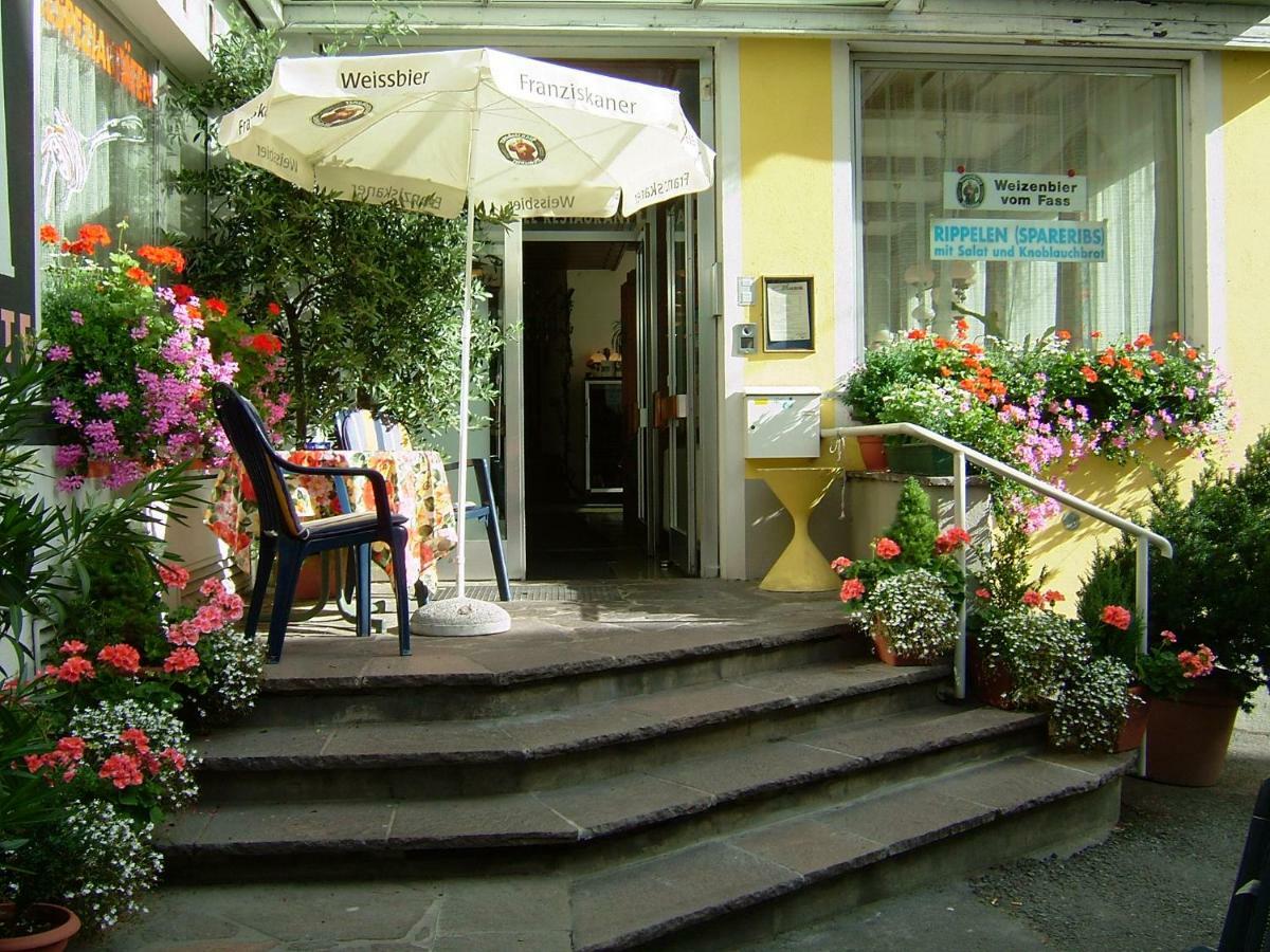 Schwarzer Adler Hotel ลันเด็ค ภายนอก รูปภาพ